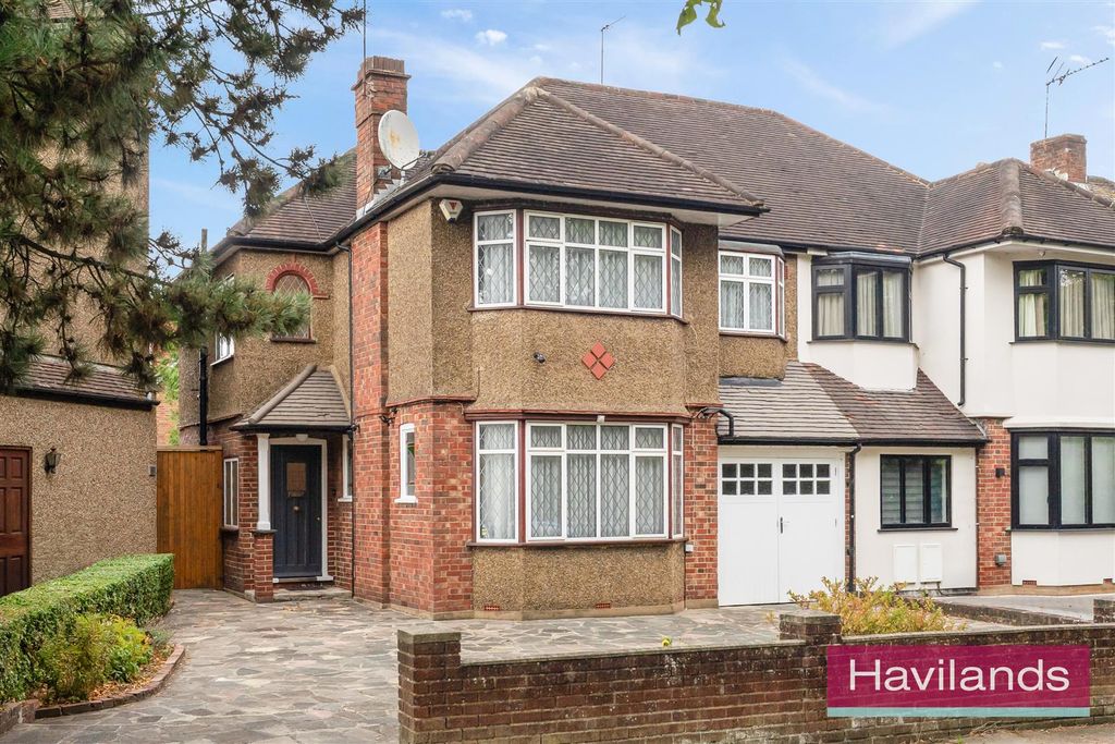 Property photo 1 of 22 Bramley Road-22.Jpg