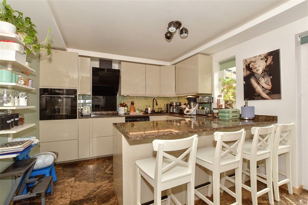 Property photo 3 of 12 Kitchen/Dining Room