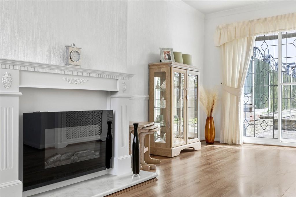 Property photo 3 of 22 4D4A6375.Jpg