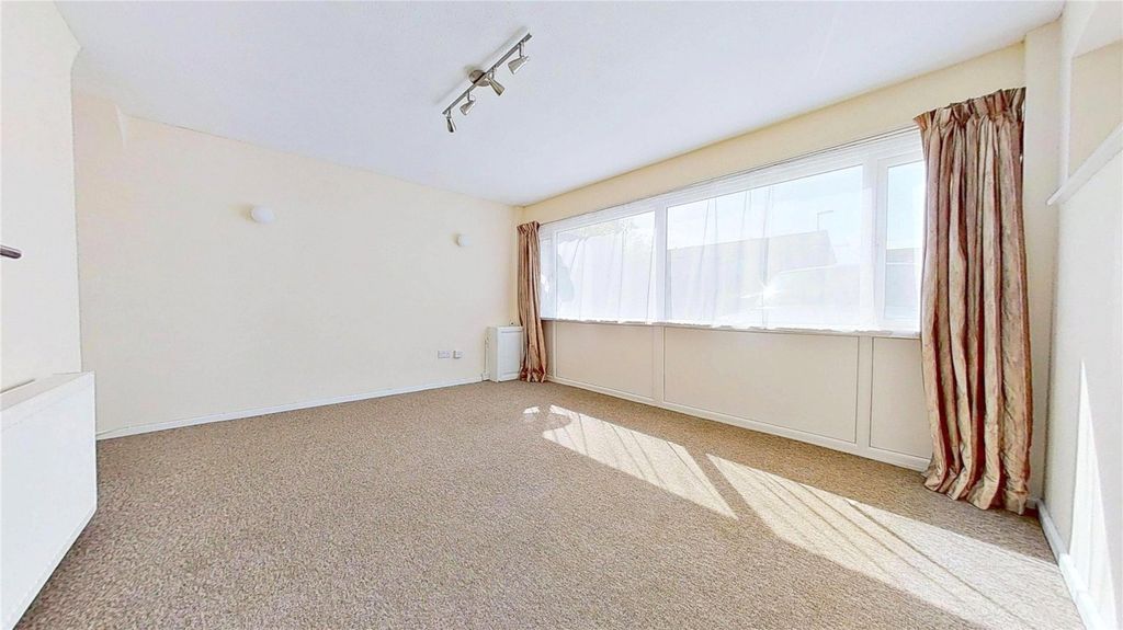 Property photo 3 of 10 Picture No. 02