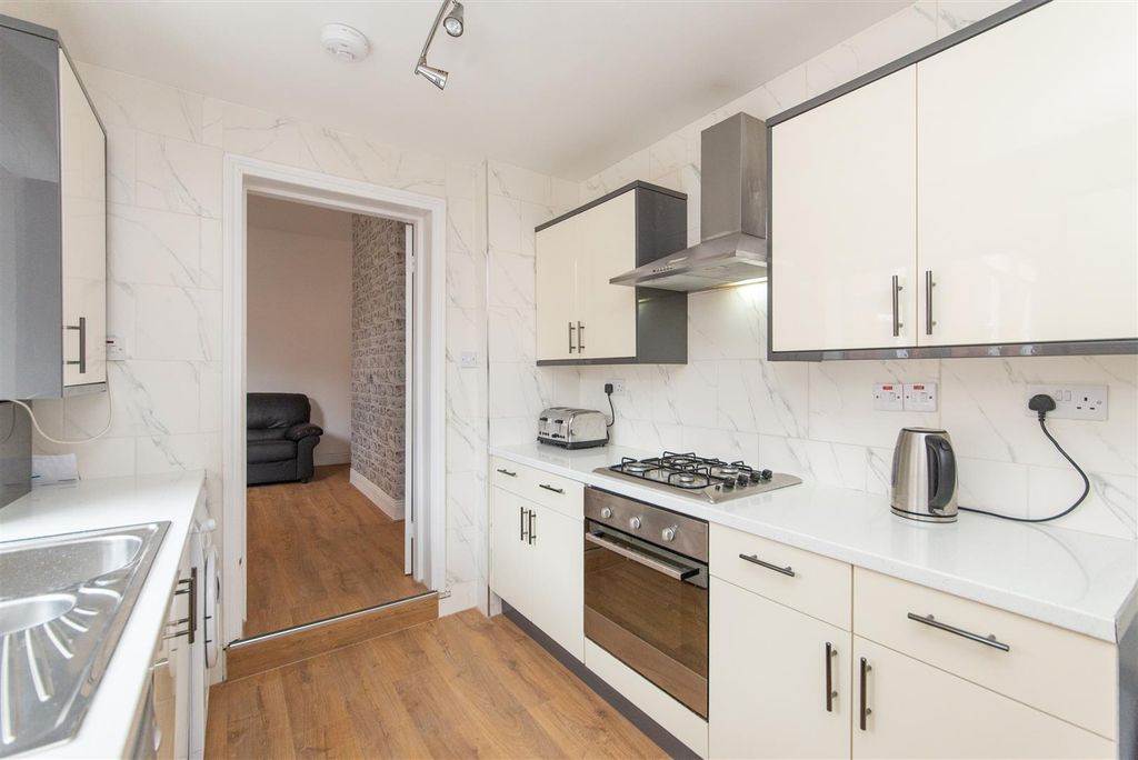 Additional image 4 of 6 bed flat for saleBayswater Road, Jesmond, Newcastle Upon Tyne NE2