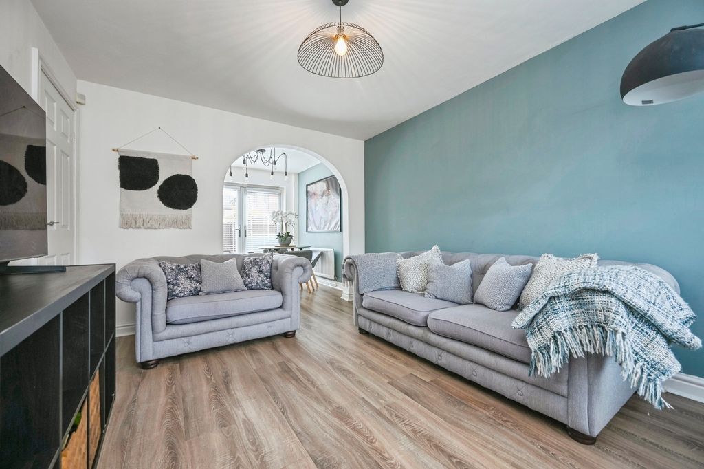 Property photo 3 of 18 Pbox-Img.Jpg