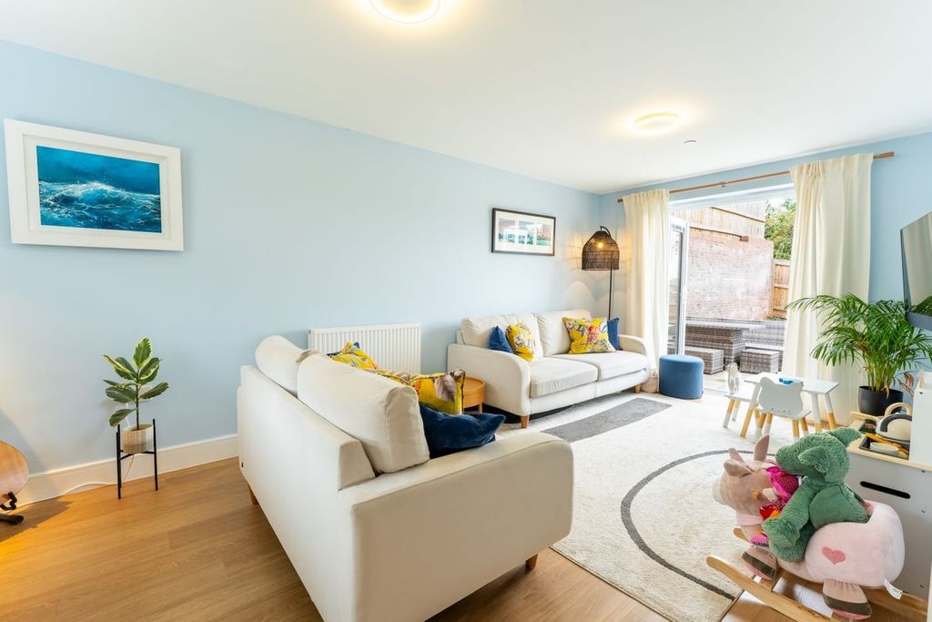 Property photo 2 of 25