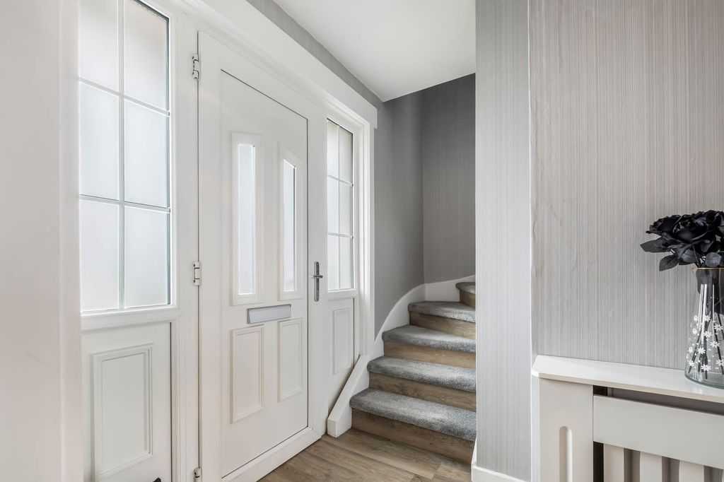 Property photo 3 of 31