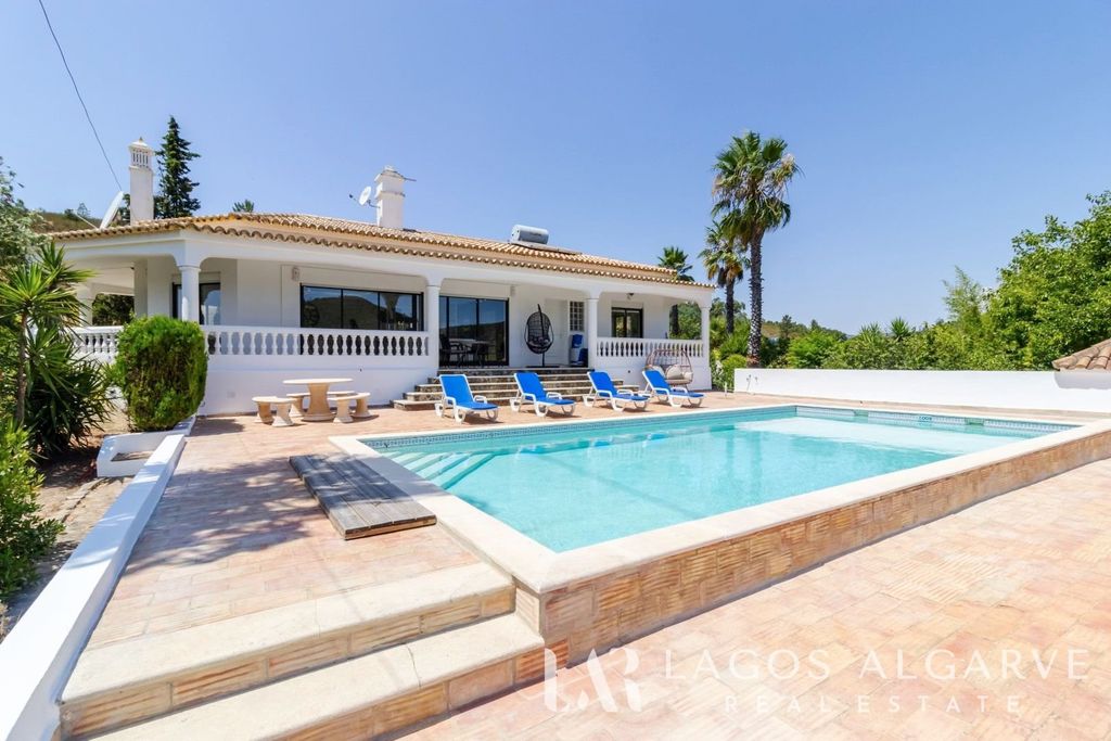Property photo 1 of 43 Luxury Villa Estate With Private Lake And Swimming Pool On A Plot Of 10 Hectares Near Lagos In Lake Bravura