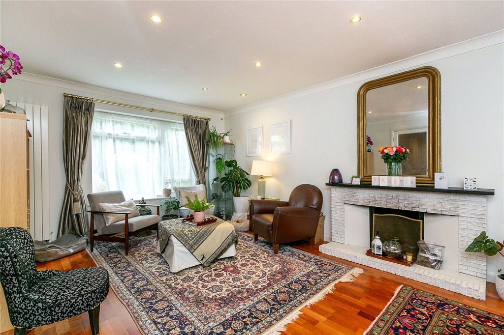 Property photo 2 of 18 Picture No. 12