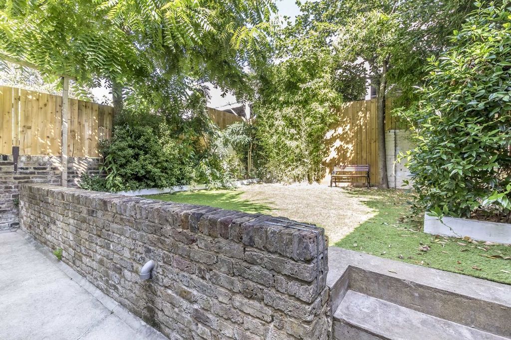 Property photo 3 of 6