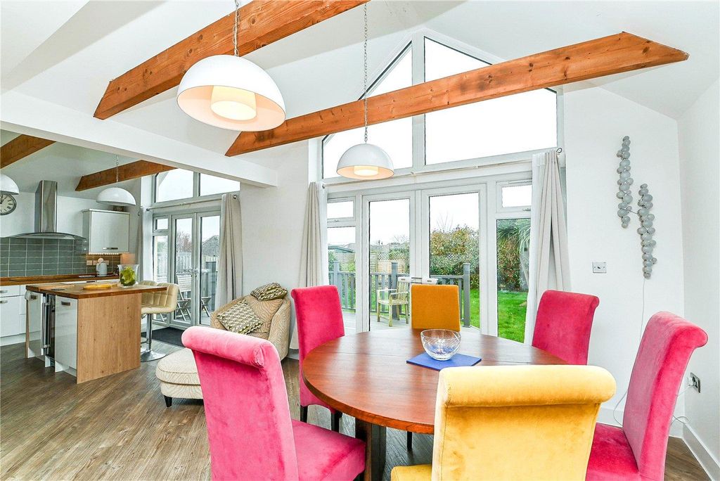 Property photo 2 of 20 Picture No. 04