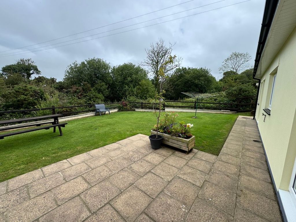 Property photo 3 of 47