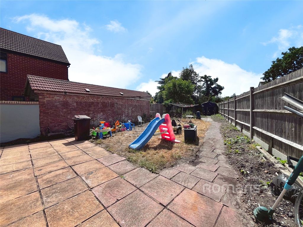 Property photo 2 of 14 Picture No. 23