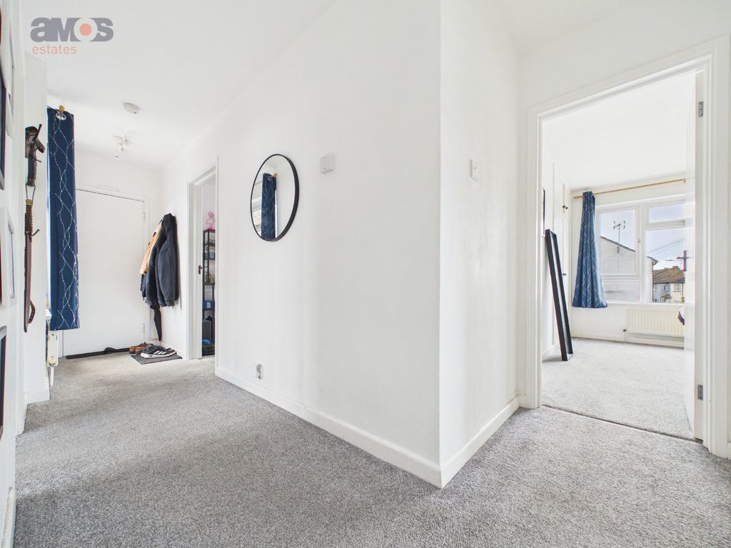 Property photo 3 of 11 5038454