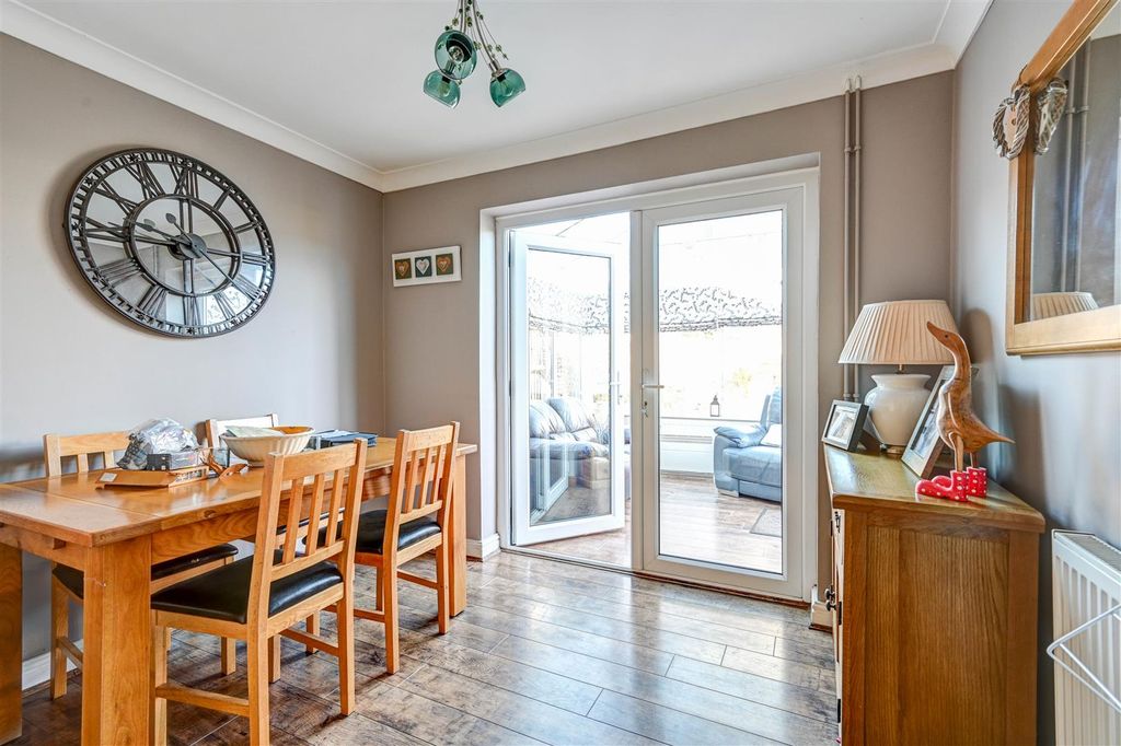 Property photo 3 of 14 Dining Room.Jpg