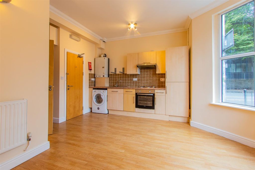 Property photo 3 of 10 Llantwit Street 2-2.Jpg