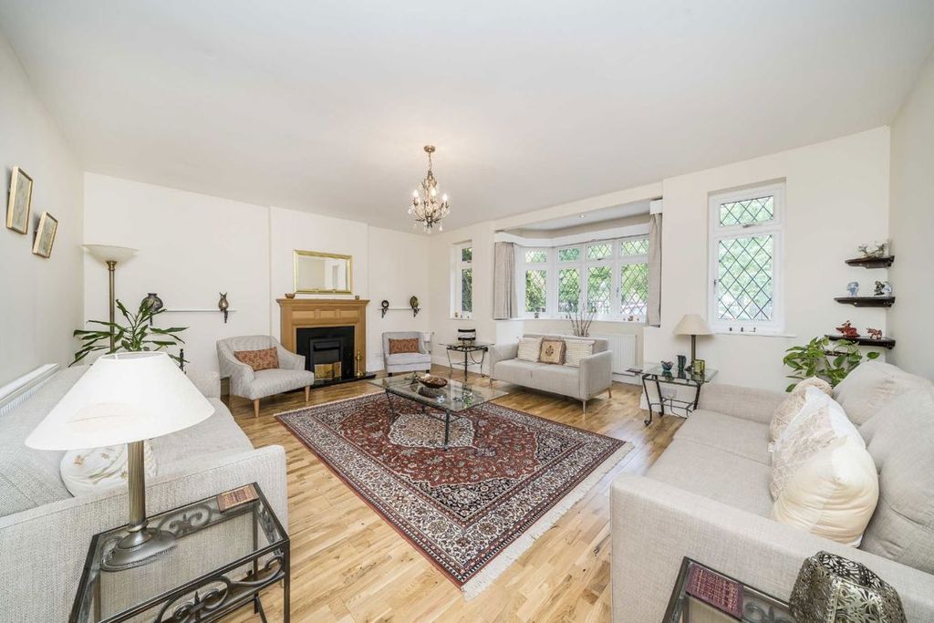 Property photo 3 of 11