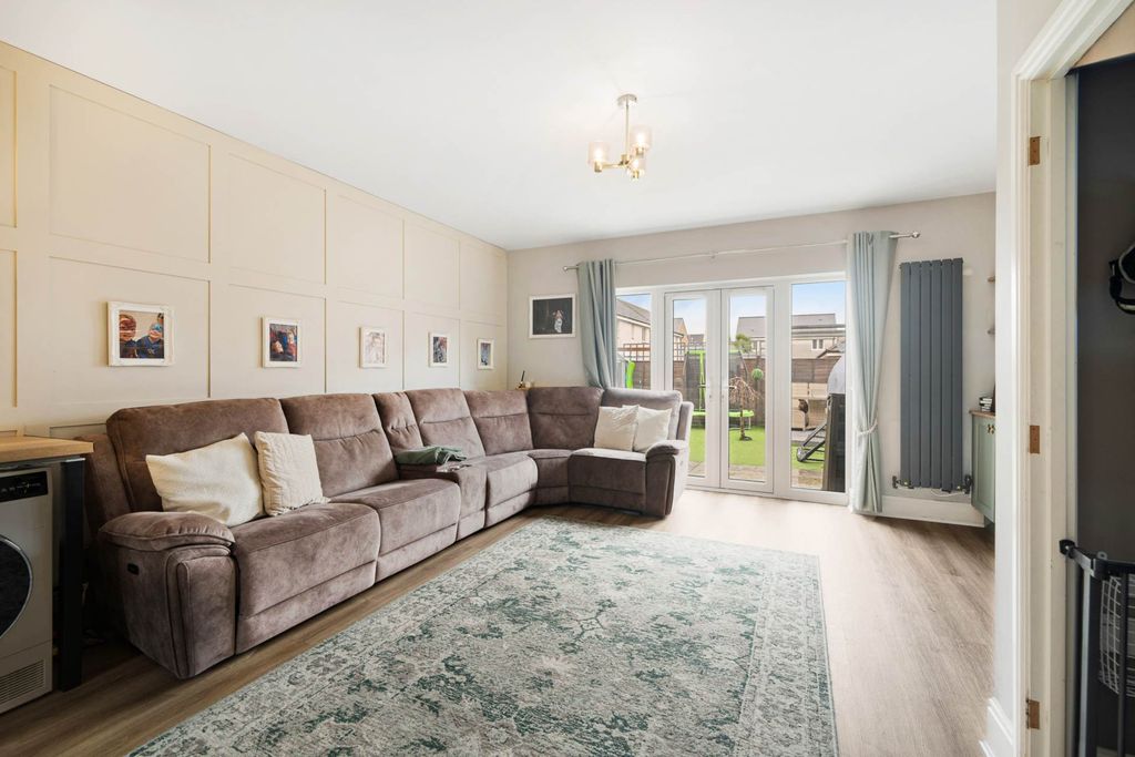 Property photo 3 of 22