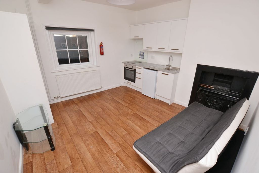 Property photo 1 of 2