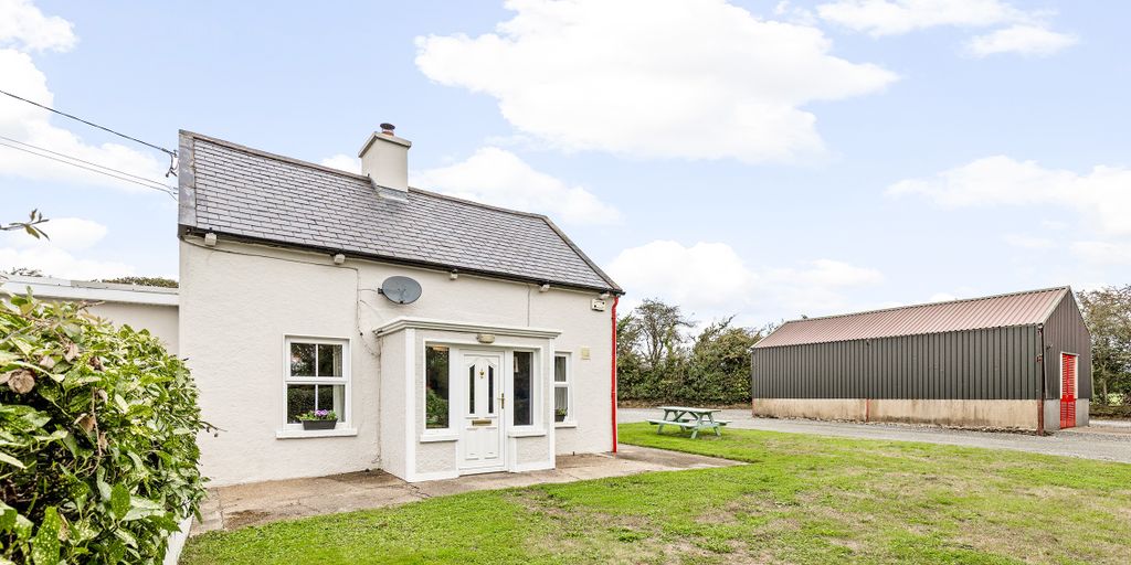 Property photo 3 of 35