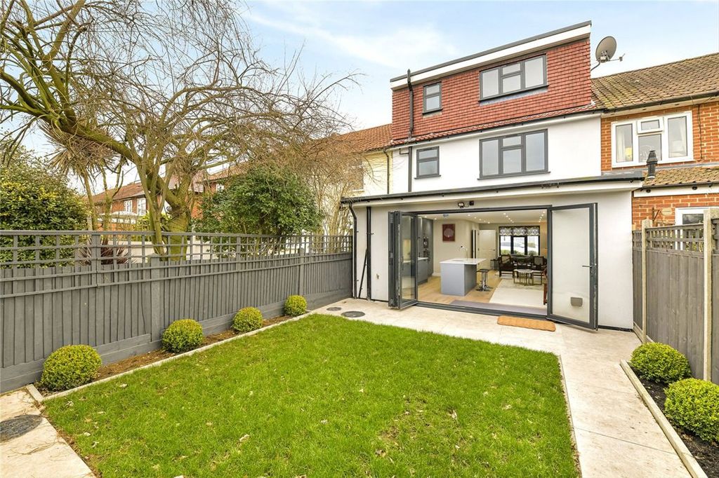 Property photo 2 of 19