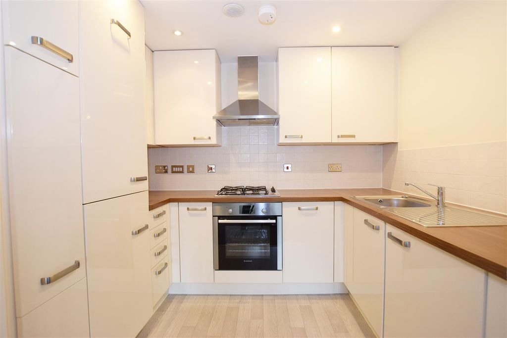 Property photo 2 of 7 Kitchen.Jpg