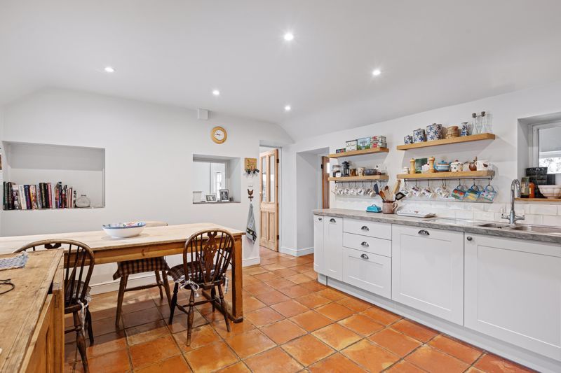 Property photo 3 of 21 Photo 4