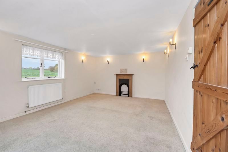 Property photo 3 of 18 Sitting Room