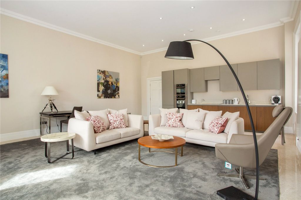 Property photo 3 of 16 Open Plan Lounge