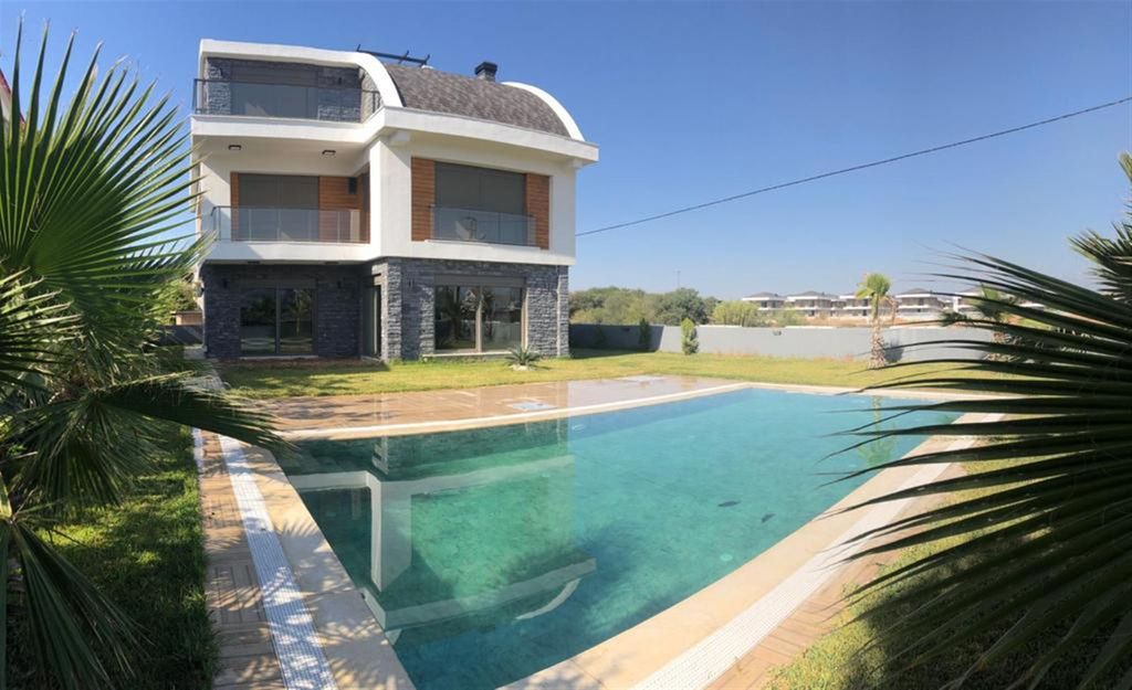 Property photo 2 of 13 Spotless Villa For Sale In Belek, Antalya With A Private Pool & Spa Facilities - Three-Storey Villa With A Private Pool