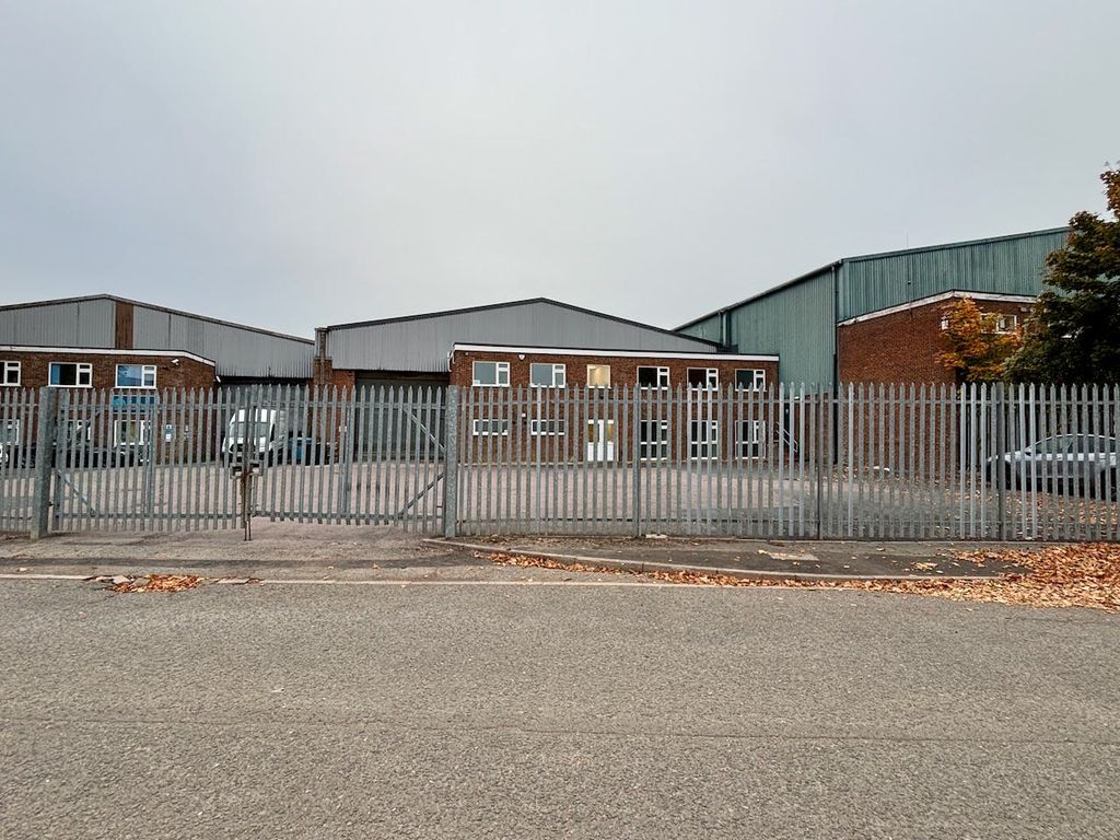 Property photo 3 of 4 4 Frenchs Avenue Dunstable Warehouse Enclosed Yard.Jpeg