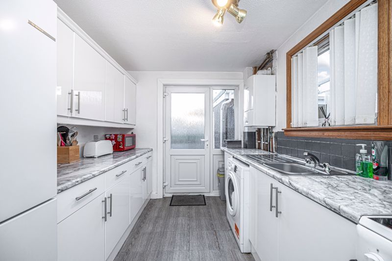 Property photo 2 of 21 Kitchen