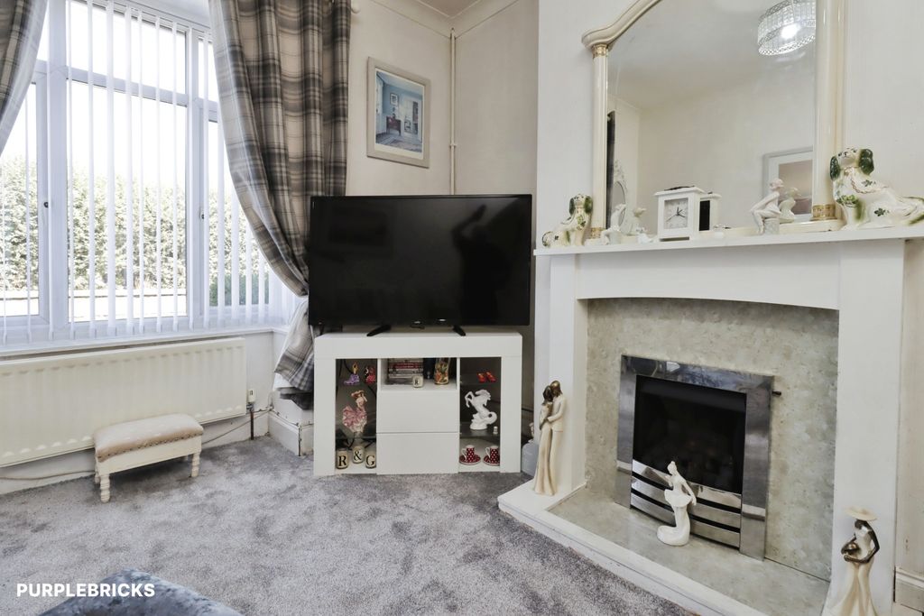 Property photo 3 of 35