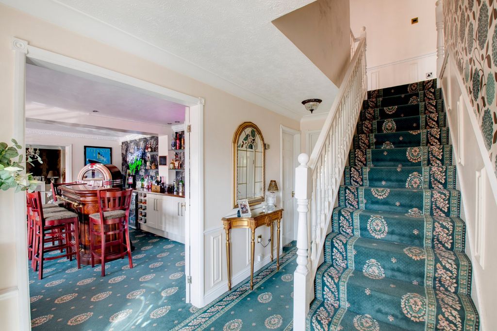 Property photo 3 of 49 Picture No. 33