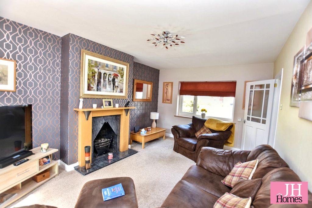 Property photo 2 of 24