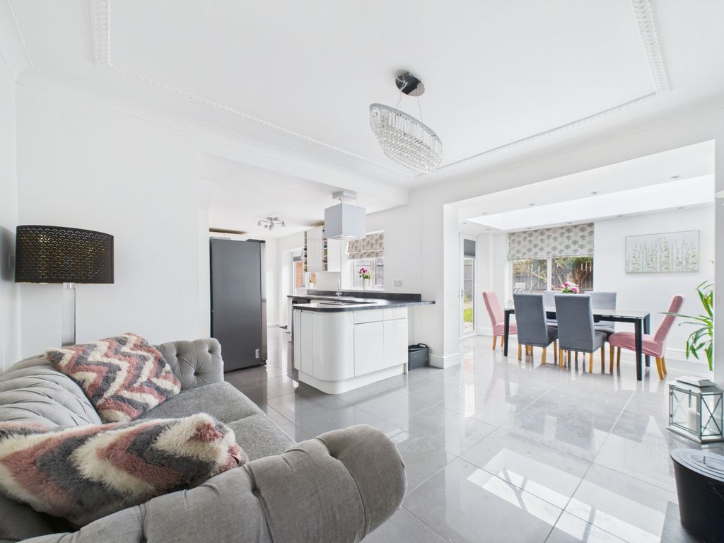 Property photo 1 of 16 Cam02195G0-Pr0093-Still018