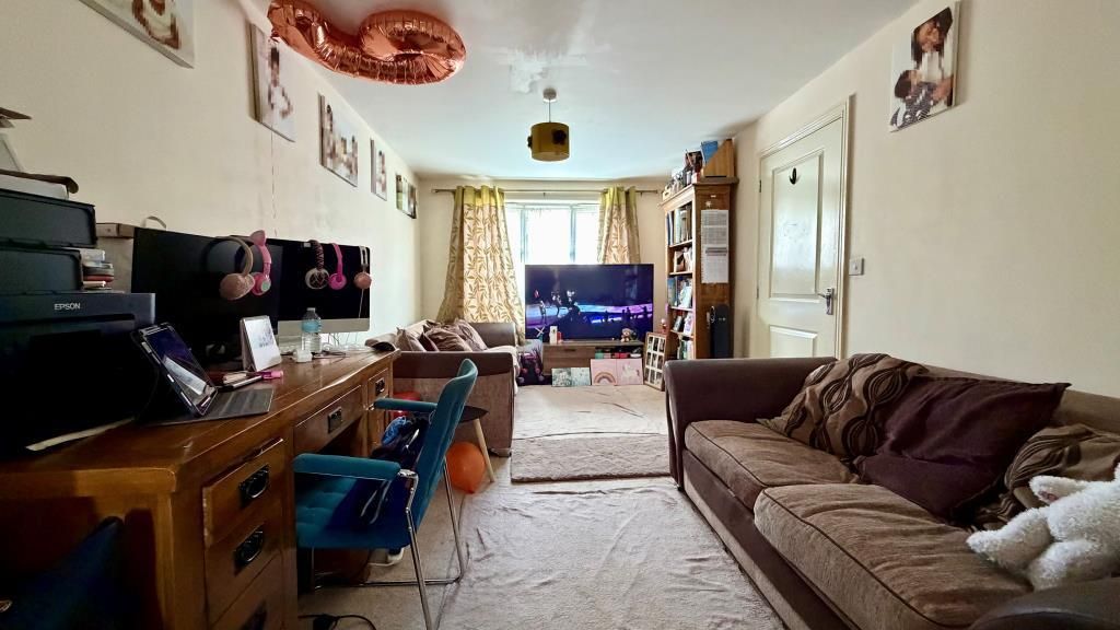 Property photo 2 of 11 Living.Jpg