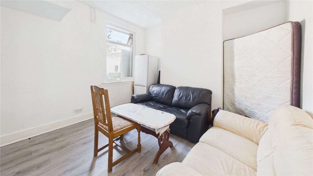 Property photo 3 of 11 Picture No. 08