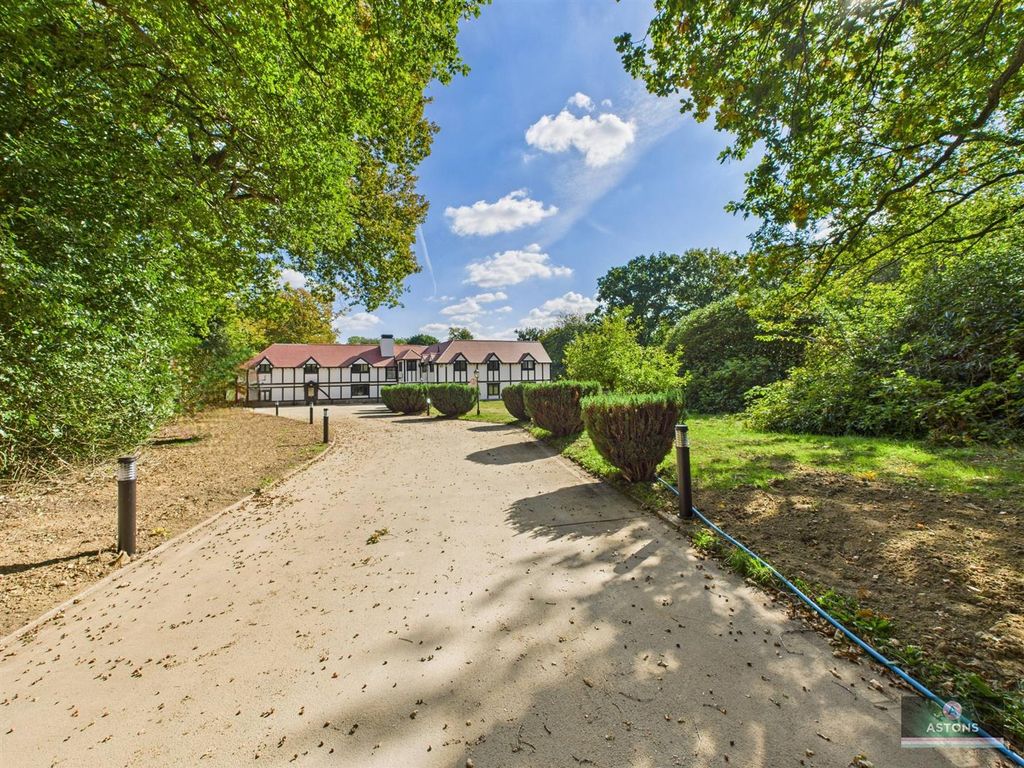 Property photo 1 of 12 Cam04622G0-Pr0070-Still094.Jpg