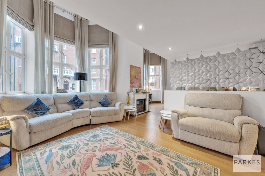 Property photo 3 of 23 Picture No. 39