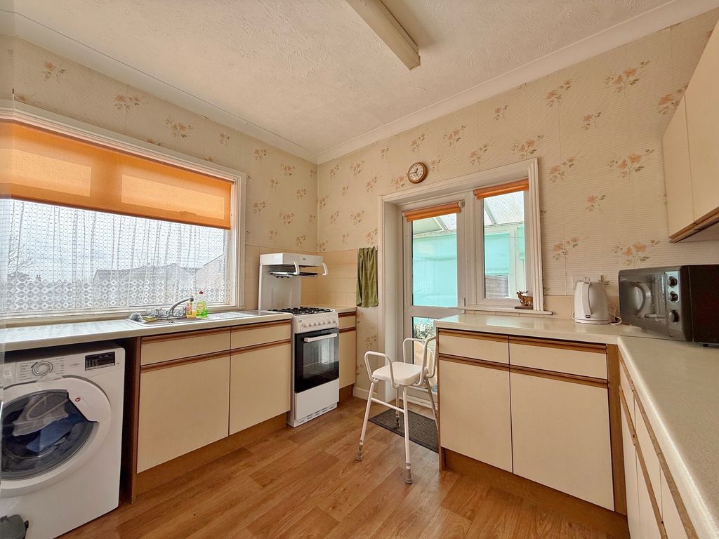 Property photo 3 of 21