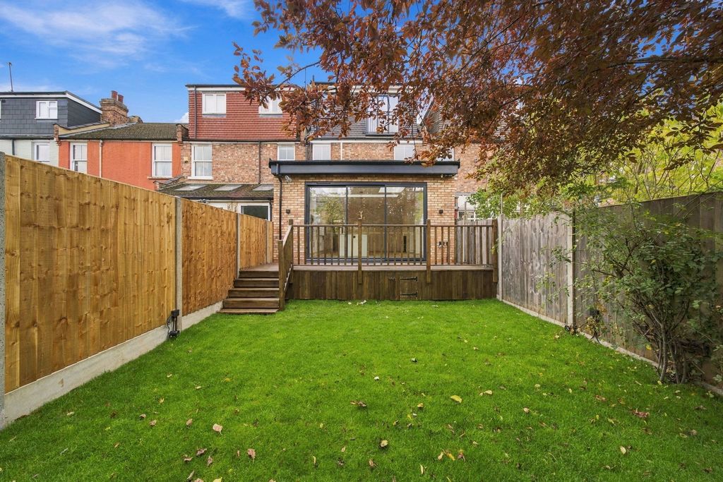 Property photo 3 of 35