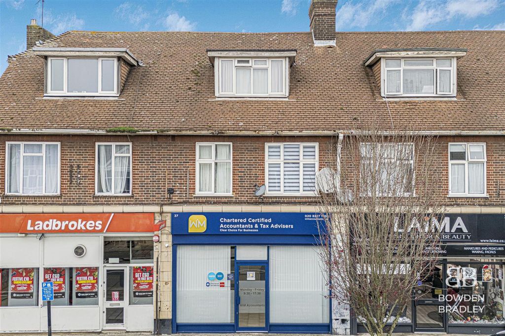 Property photo 2 of 8