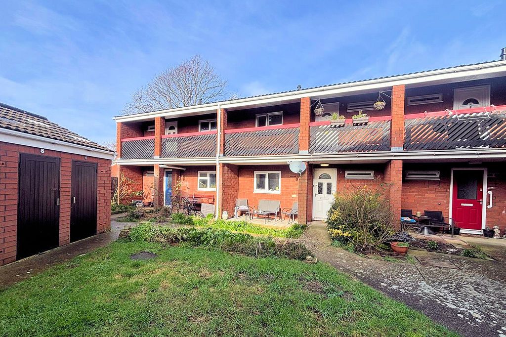 Property photo 1 of 9 Front