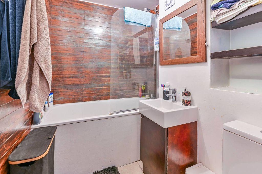 Property photo 3 of 8