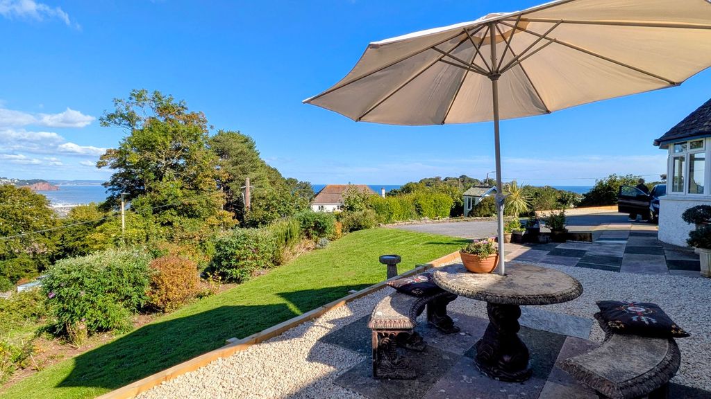 Property photo 2 of 28