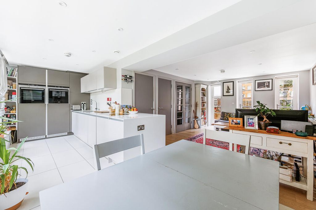 Property photo 1 of 15 Kitchen