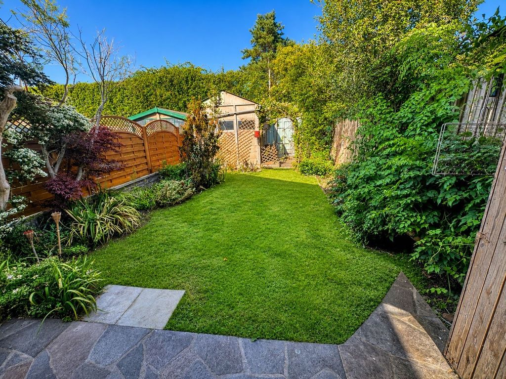 Property photo 3 of 10 Garden