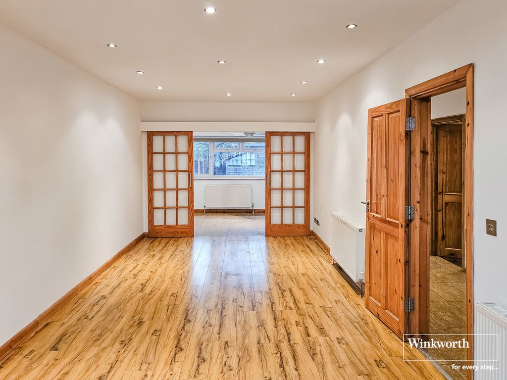 Property photo 3 of 15 Living Room