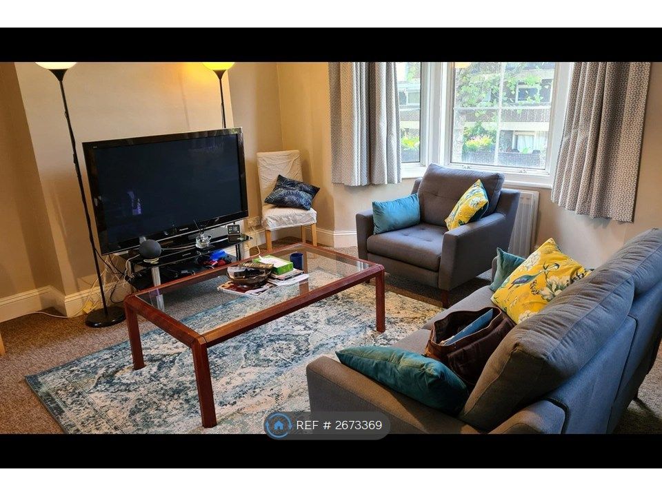 Property photo 1 of 6 Living Room