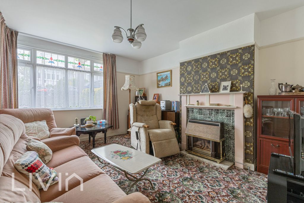 Property photo 2 of 13 2