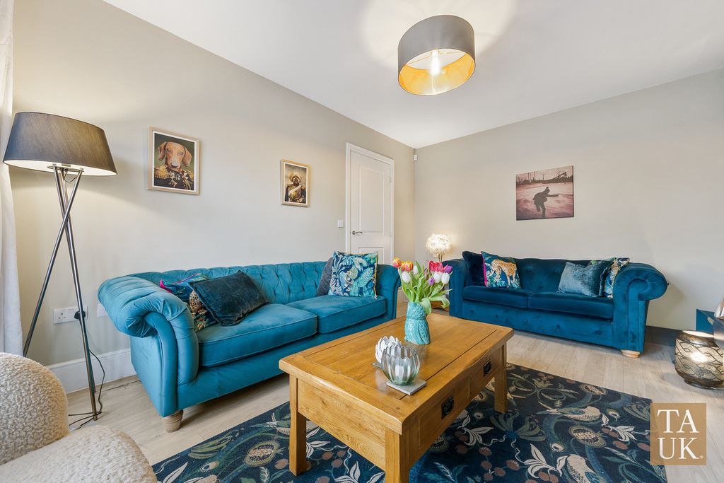 Property photo 2 of 22