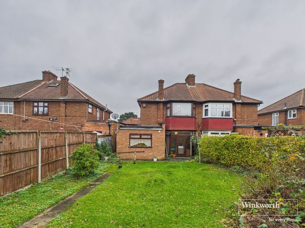 Property photo 2 of 11 Garden